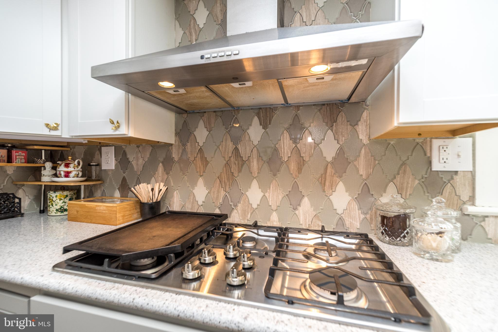 6566 Upper York Road New Hope, PA 18938 - Photo 5 of 22 Tile backsplash