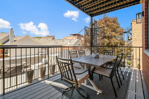$875,000 | 1900 North Sheffield Avenue, Unit 2N, Chicago, IL 60614