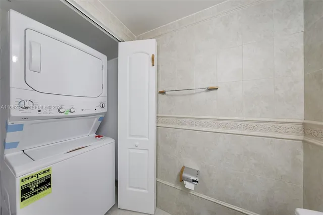 $715,000 | 110 Washington Avenue, Unit 1513, Miami Beach, FL 33139