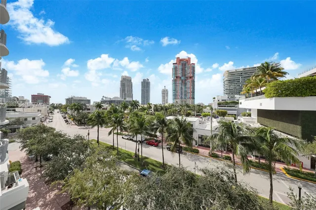 $715,000 | 110 Washington Avenue, Unit 1513, Miami Beach, FL 33139