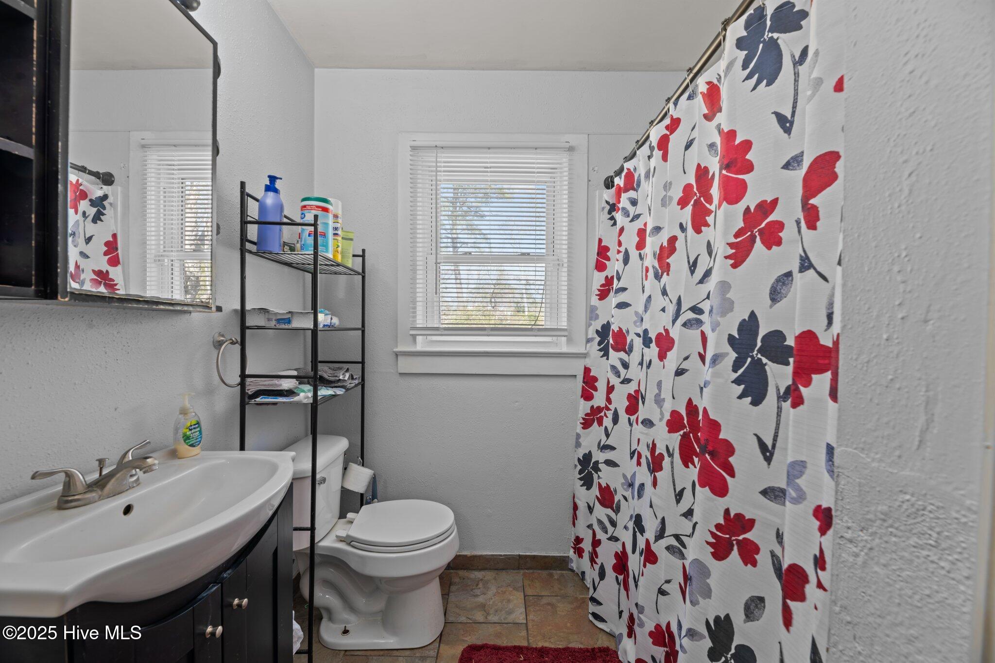 214 Bryan Street Havelock, NC 28532 - Photo 27 of 38 Bathroom