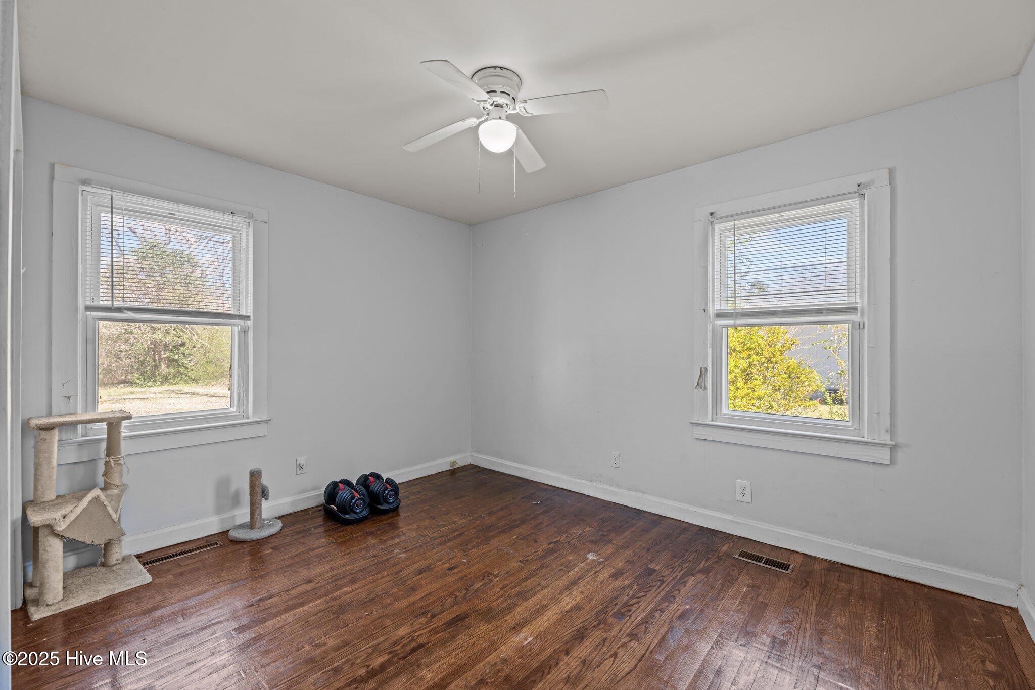 214 Bryan Street Havelock, NC 28532 - Photo 29 of 38 Bedroom 2