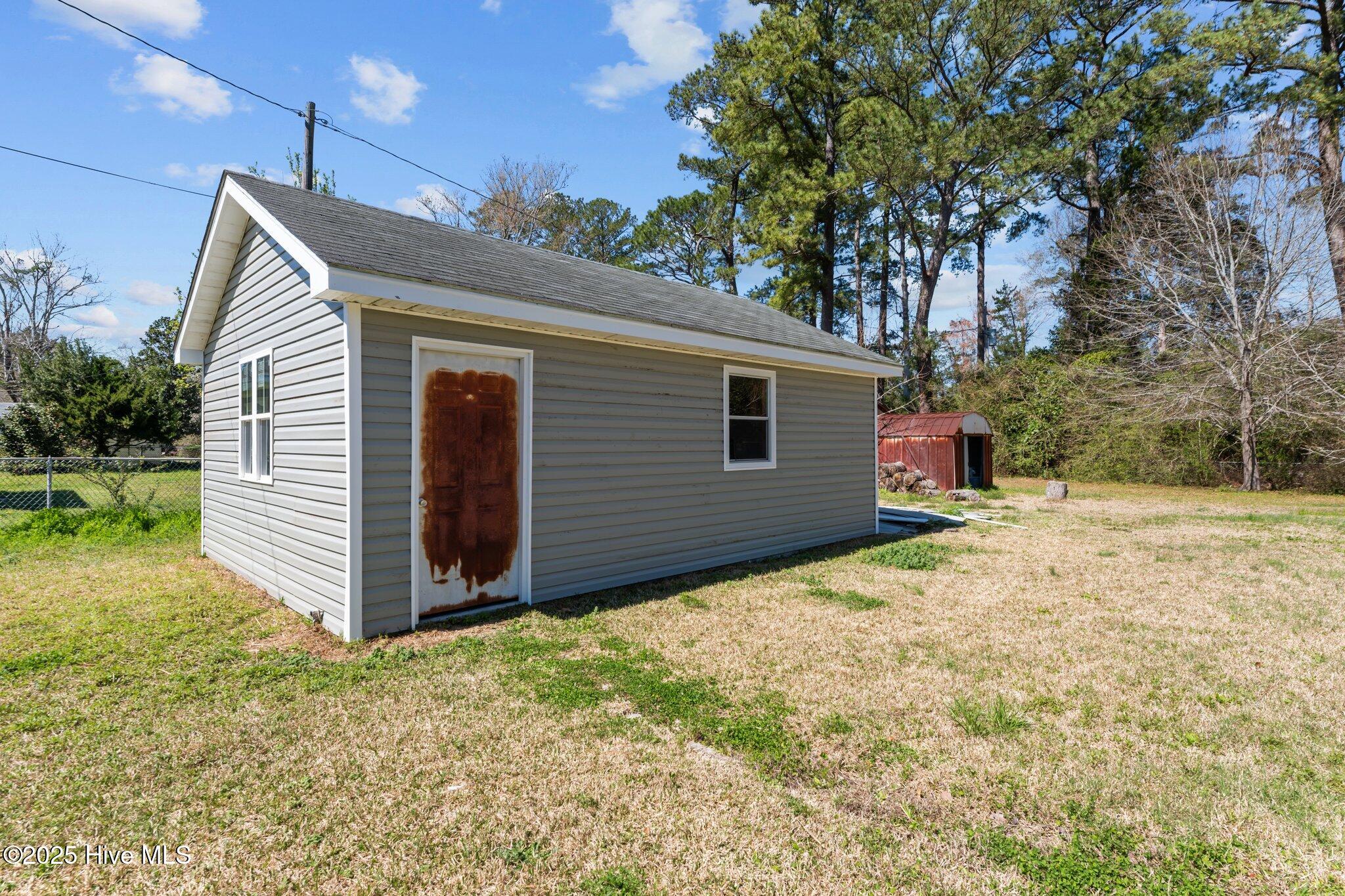 214 Bryan Street Havelock, NC 28532 - Photo 9 of 38 Workshop