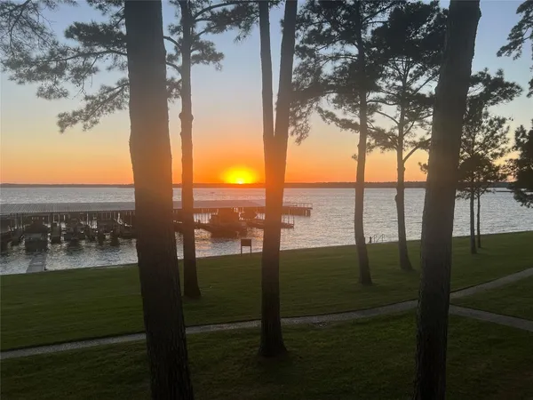 $325,000 | 15435 Carmel Drive, Unit 40, Willis, TX 77318