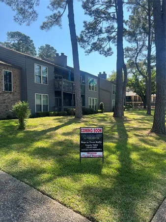 $325,000 | 15435 Carmel Drive, Unit 40, Willis, TX 77318