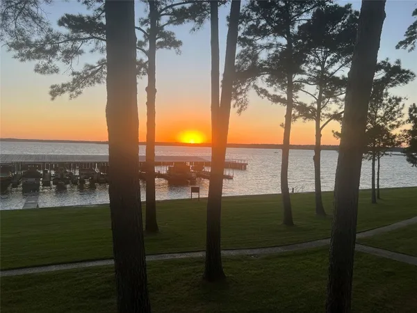 $325,000 | 15435 Carmel Drive, Unit 40, Willis, TX 77318