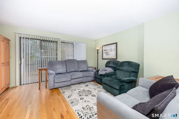 $280,000 | 2 Spice Hill Drive, Unit 2, Wallingford, CT 06492