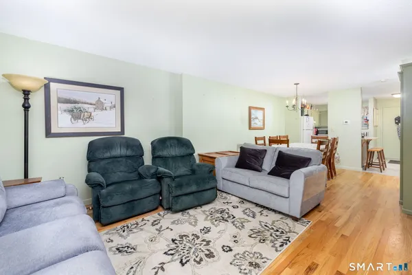 $280,000 | 2 Spice Hill Drive, Unit 2, Wallingford, CT 06492