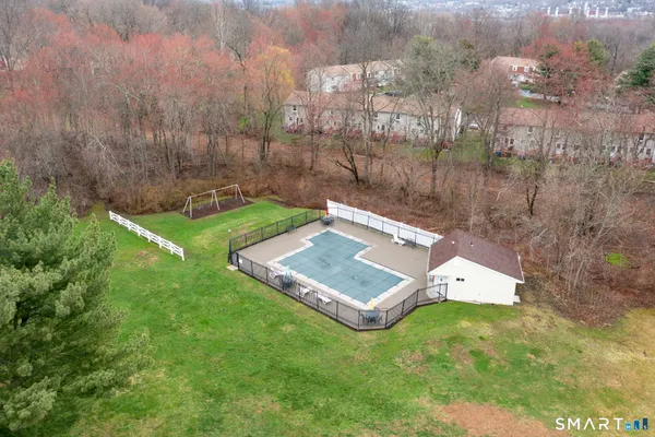 $280,000 | 2 Spice Hill Drive, Unit 2, Wallingford, CT 06492