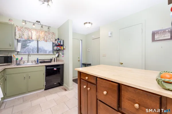 $280,000 | 2 Spice Hill Drive, Unit 2, Wallingford, CT 06492