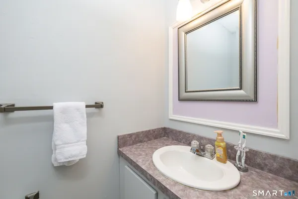 $280,000 | 2 Spice Hill Drive, Unit 2, Wallingford, CT 06492