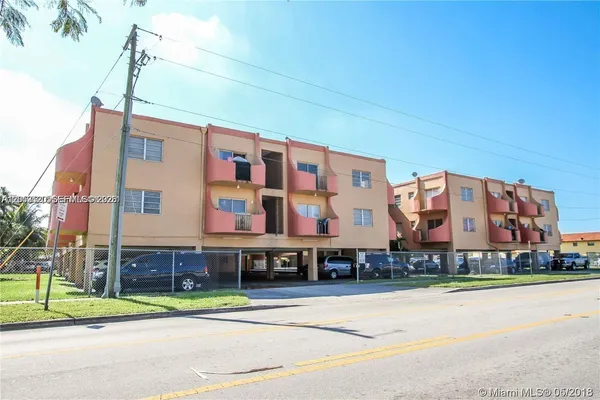$1,850 | 3675 West 11th Avenue, Unit 310, Hialeah, FL 33012