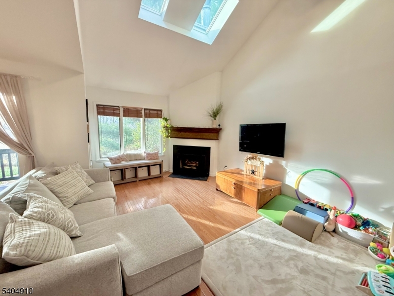 13 Mission Hills Road Annandale, NJ 08801 - Photo 5 of 12