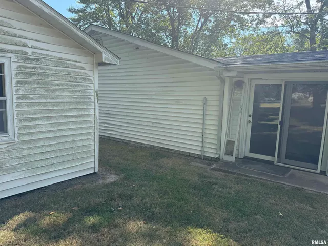 $100,000 | 108 Lair Avenue, Vernon, IL 62892