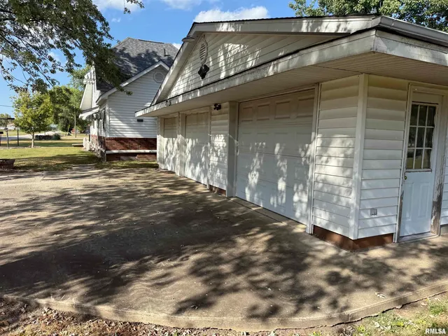 $100,000 | 108 Lair Avenue, Vernon, IL 62892