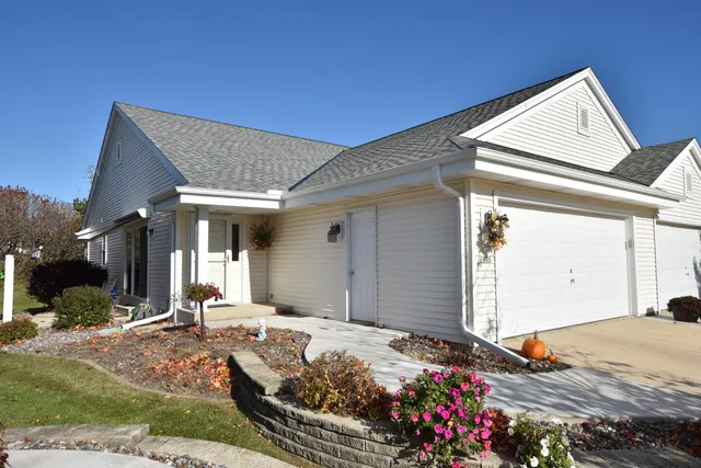 $325,000 | 1875 Woodview Circle, Port Washington, WI 53074