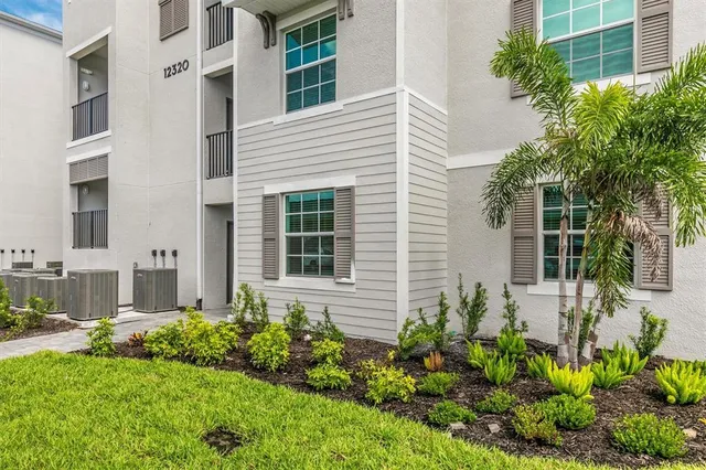 $2,500 | 12320 Wellen Golf Street, Unit 403, Venice, FL 34293