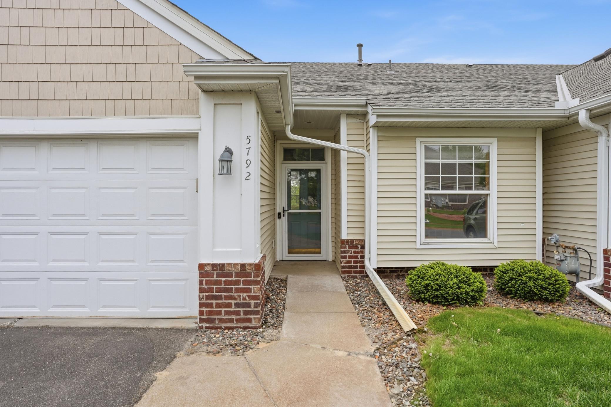 5792 Prairie Ridge Drive, Unit 182 Shoreview, MN 55126 - Photo 3 of 46