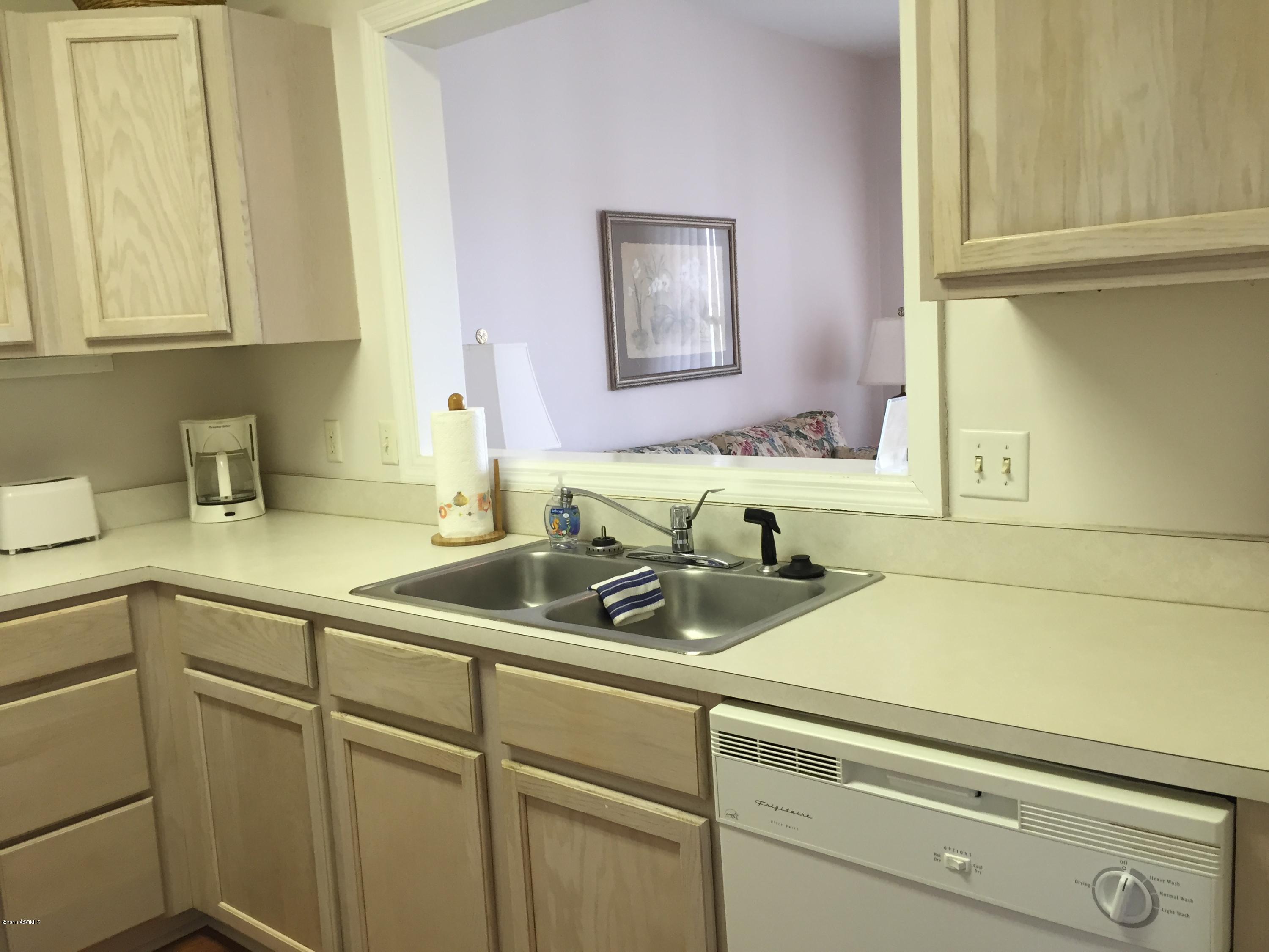 28 Sea Mist Road Fripp Island, SC 29920 - Photo 14 of 36 28-A-9 018