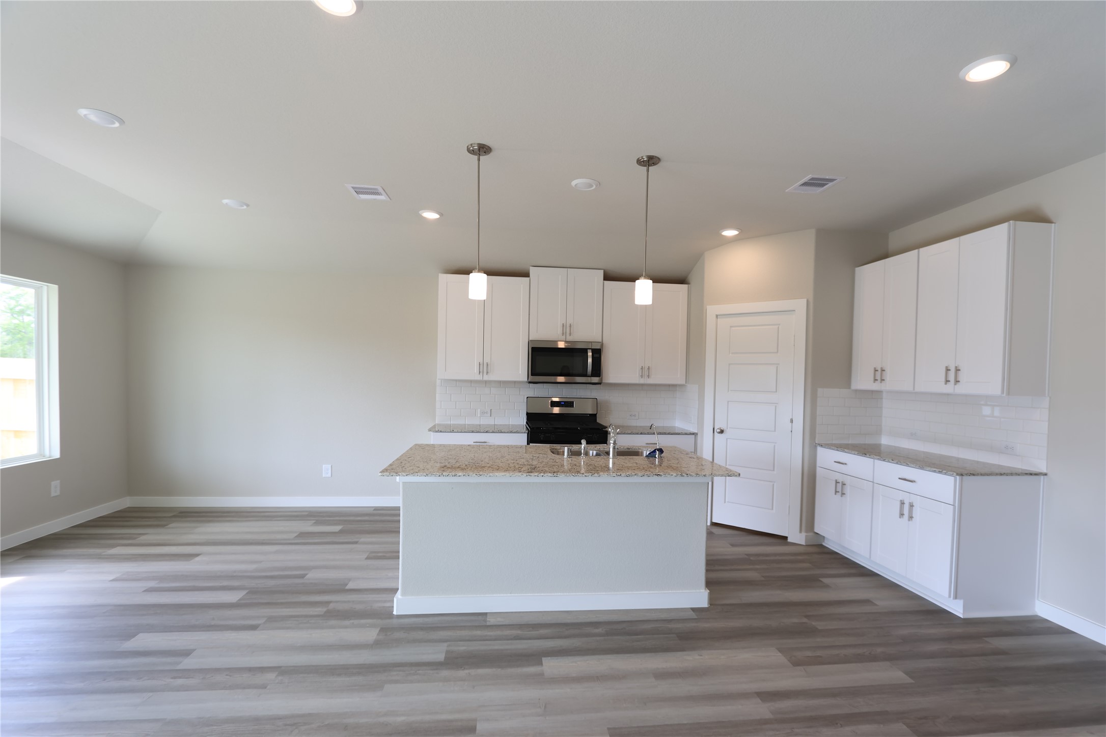 1522 King Rnch Road Conroe, TX 77301 - Photo 4 of 15