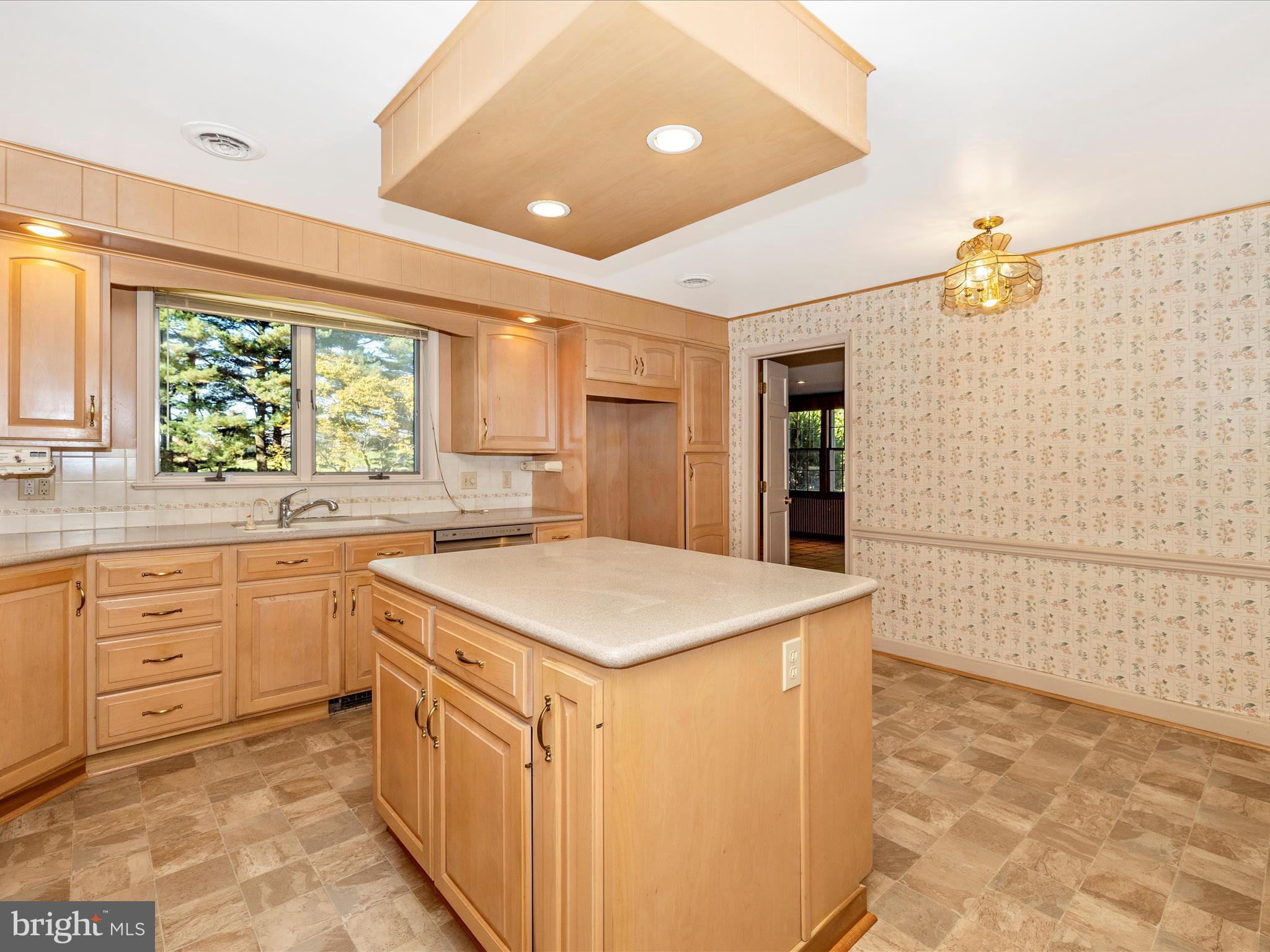 19810 Peach Tree Road Dickerson, MD 20842 - Photo 12 of 73 Kitchen