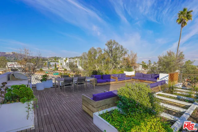 $3,437 | 5800 Harold Way, Unit 411, Los Angeles, CA 90028