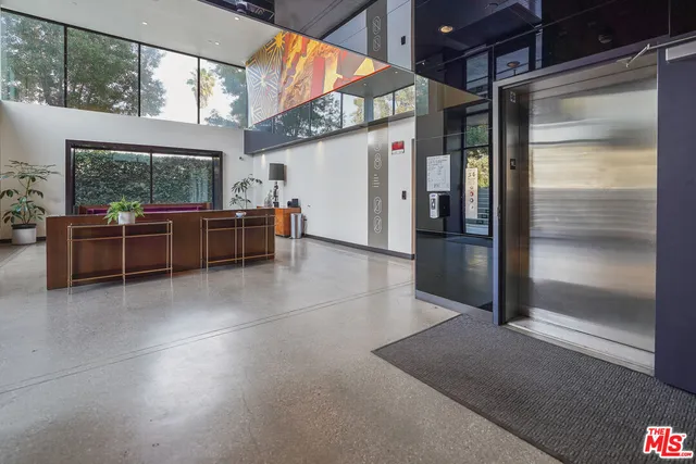 $3,437 | 5800 Harold Way, Unit 411, Los Angeles, CA 90028