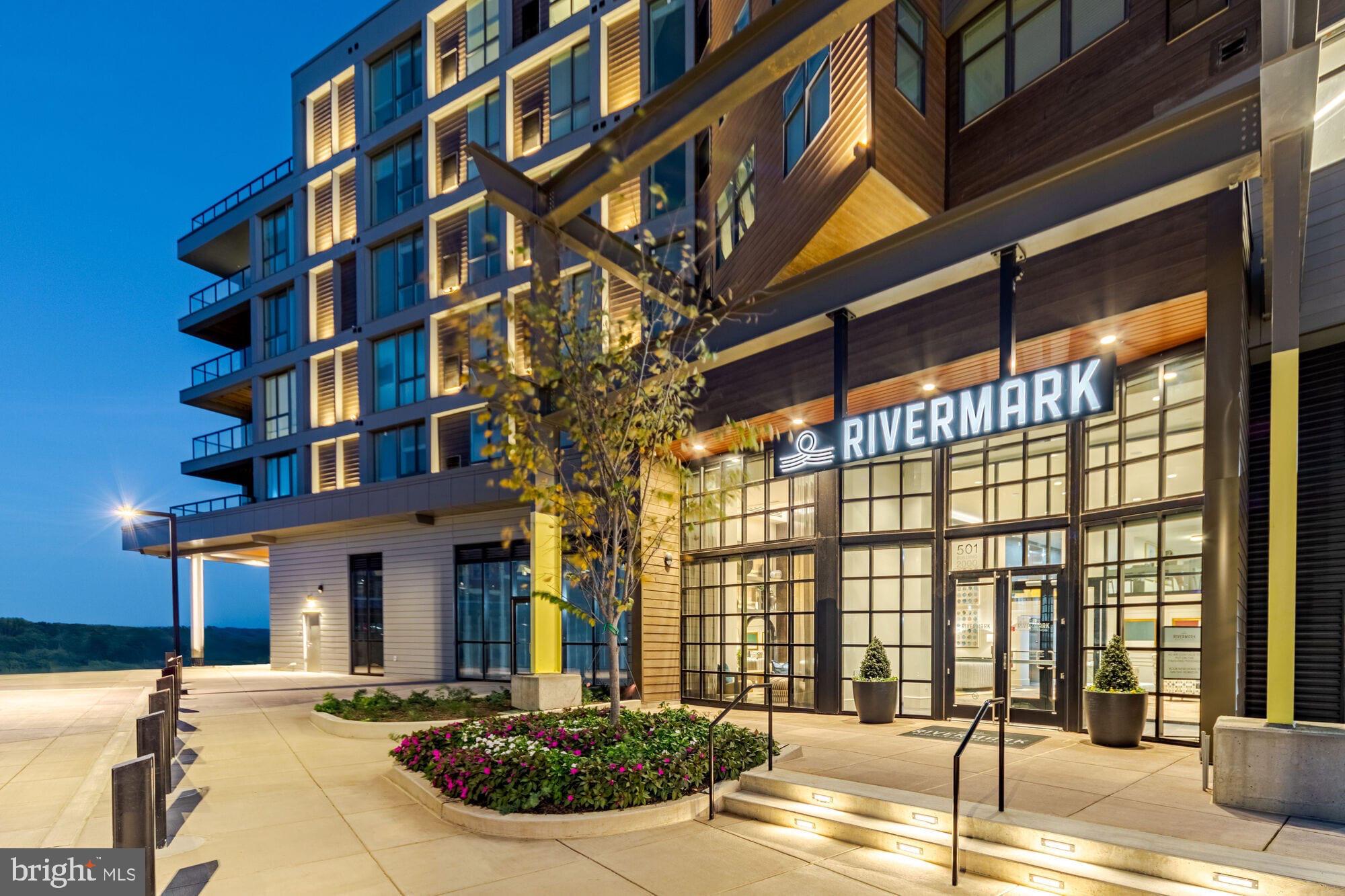 501-31 North Christopher Columbus Boulevard, Unit 1418 Philadelphia, PA 19123 - Photo 38 of 38 a front view of a building