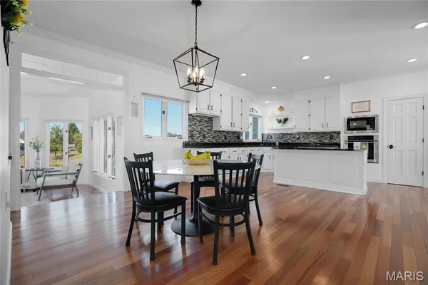 $1,075,000 | 50 Crocknaraw Lane, Weldon Spring, MO 63304