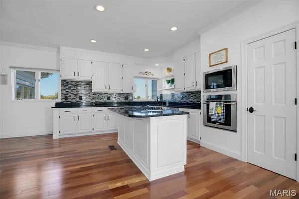 $1,075,000 | 50 Crocknaraw Lane, Weldon Spring, MO 63304