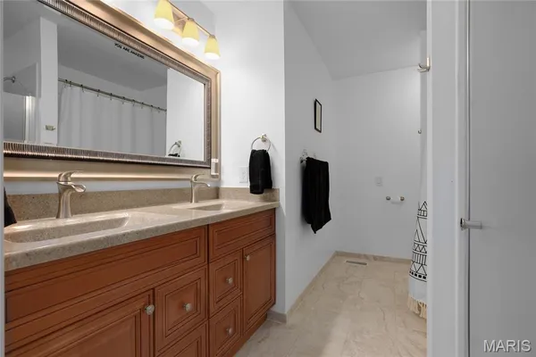 $1,075,000 | 50 Crocknaraw Lane, Weldon Spring, MO 63304