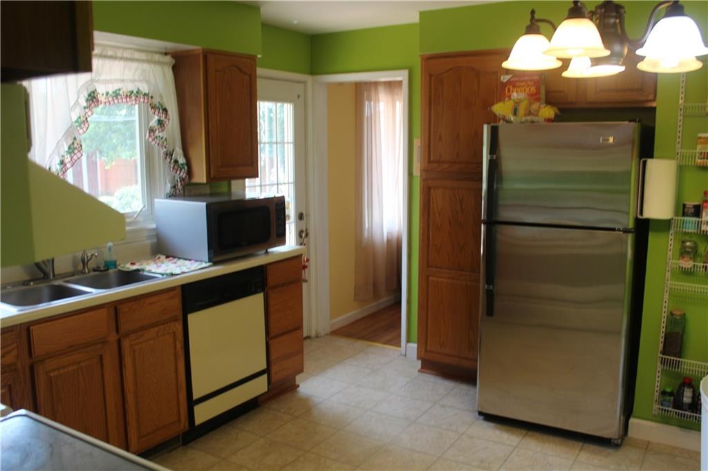 5231 Hickory Road Indianapolis, IN 46239 - Photo 8 of 27 Gallery Image 8