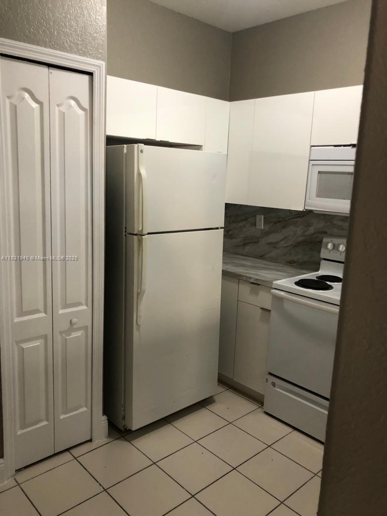 1663 Southeast 29th Street, Unit 109 Homestead, FL 33035 - Photo 12 of 32