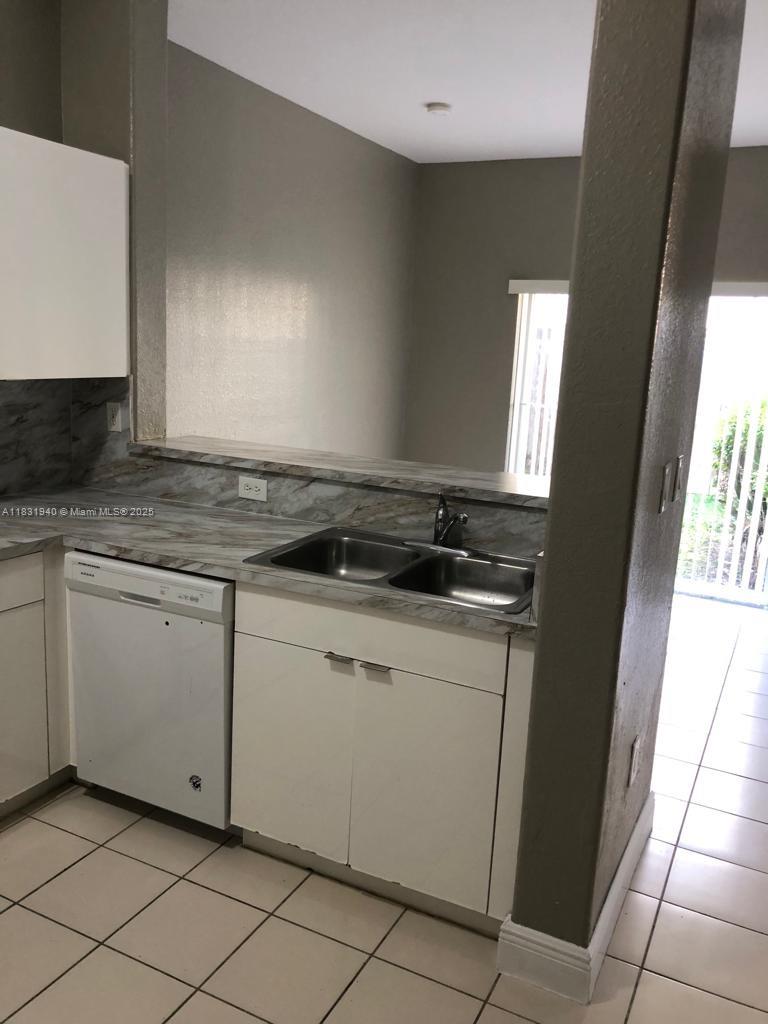 1663 Southeast 29th Street, Unit 109 Homestead, FL 33035 - Photo 14 of 32