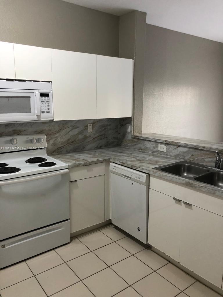 1663 Southeast 29th Street, Unit 109 Homestead, FL 33035 - Photo 10 of 32