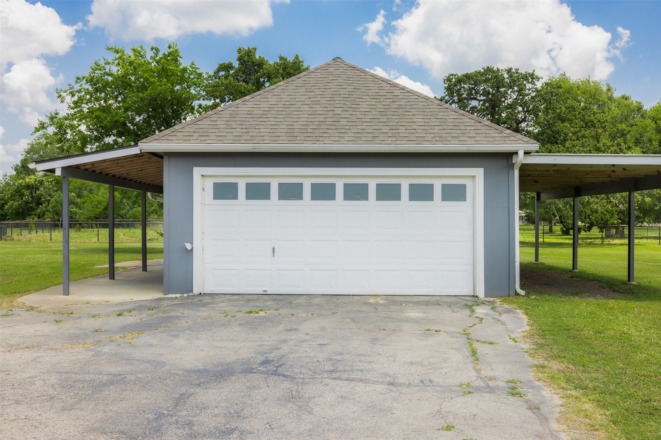 3500 Fazzino Lane Bryan, TX 77807 - Photo 25 of 42 Additional storage space and third garage space.