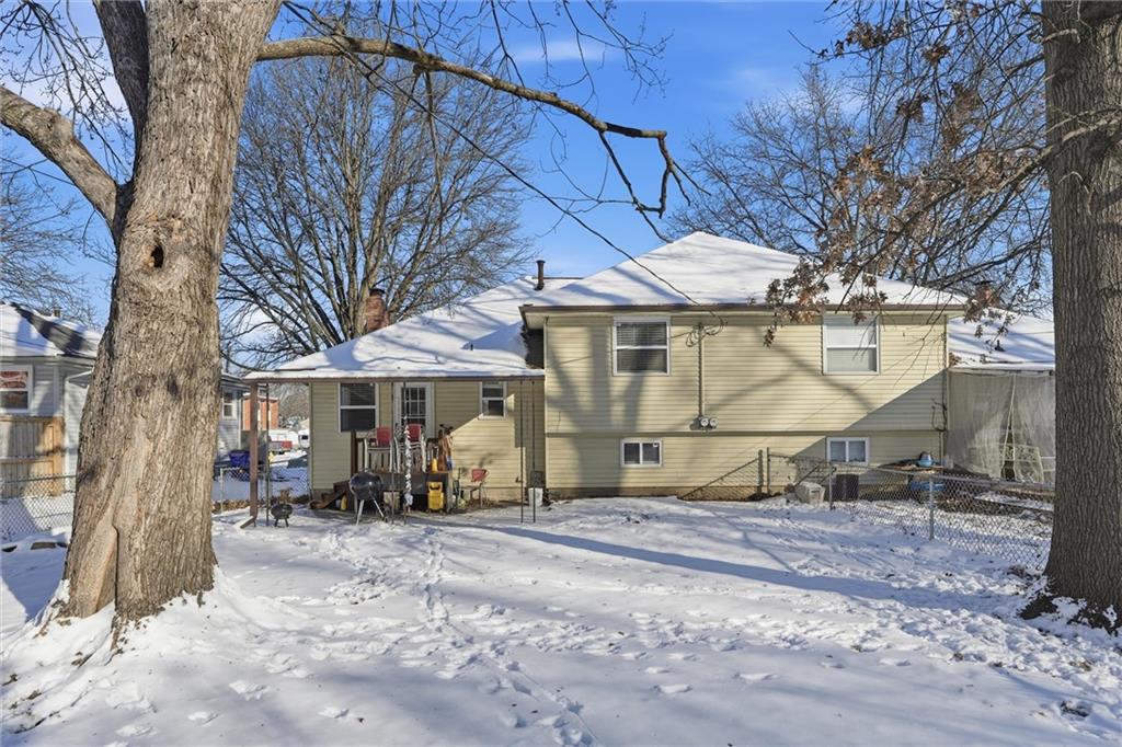 1409-1411 East Ridgeway Drive Olathe, KS 66061 - Photo 30 of 35