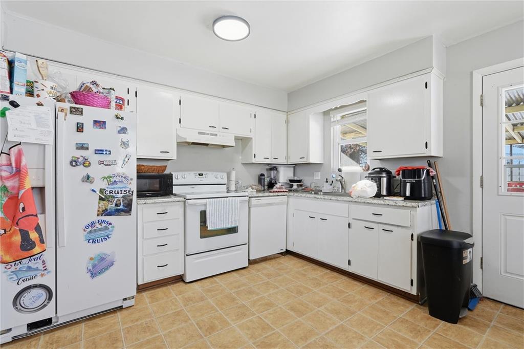 1409-1411 East Ridgeway Drive Olathe, KS 66061 - Photo 10 of 35