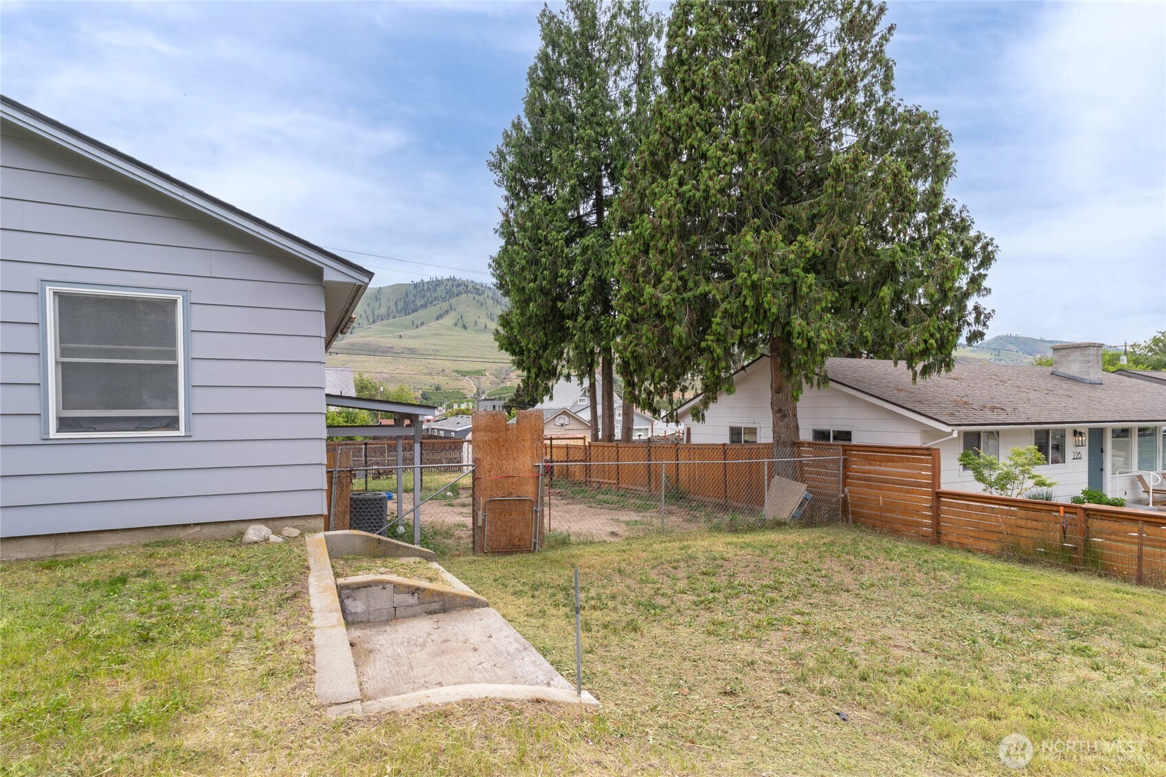 417 North Sanders Street Chelan, WA 98816 - Photo 10 of 25