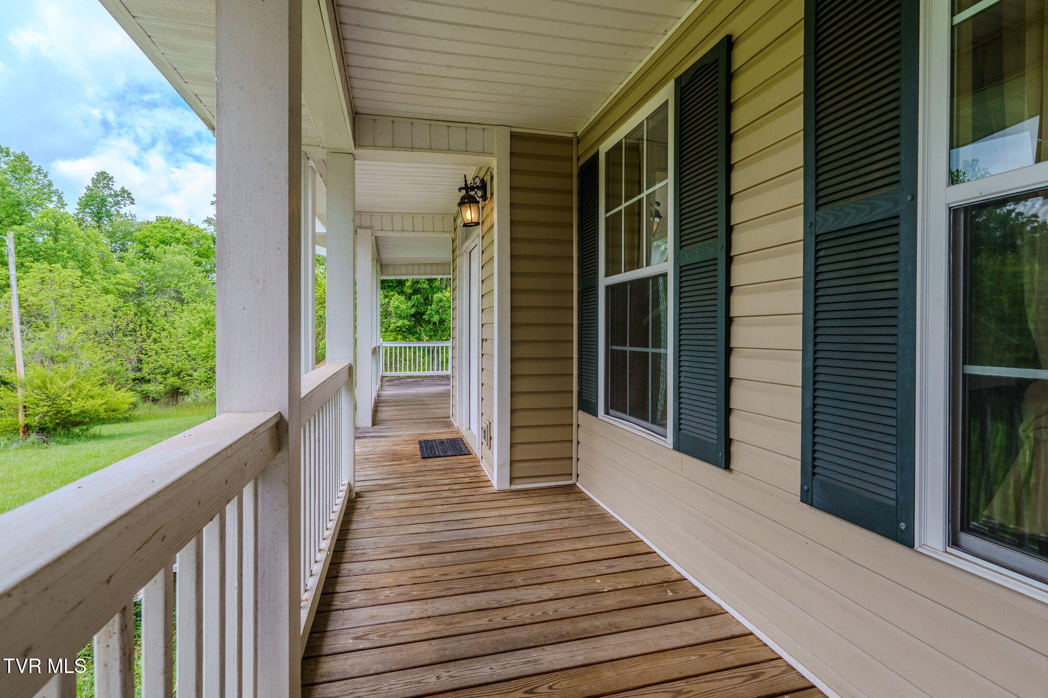 2898 Watauga Road Johnson City, TN 37601 - Photo 2 of 45 20-web-or-mls-_DSC4089-HDR