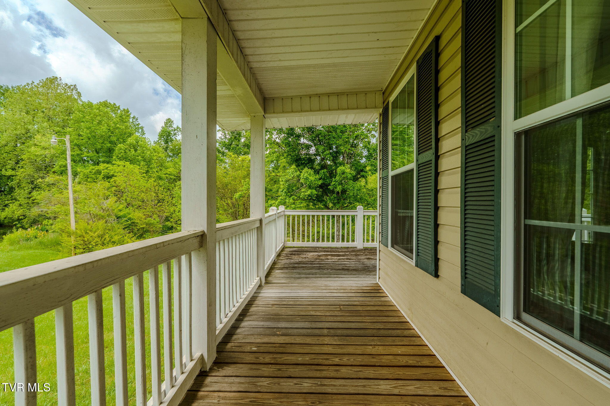 2898 Watauga Road Johnson City, TN 37601 - Photo 3 of 45 21-web-or-mls-_DSC4099-HDR