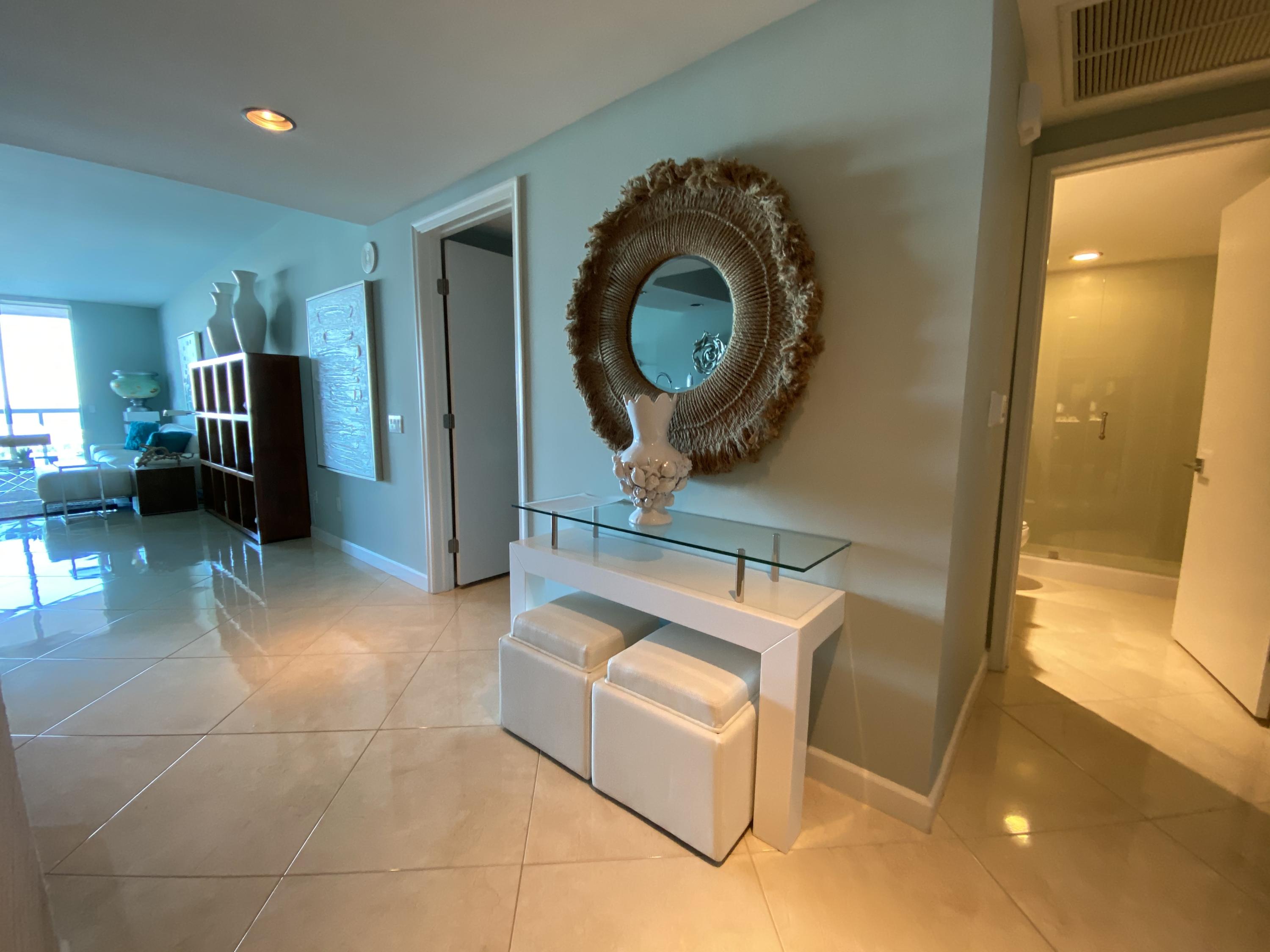 2640 Lake Shore Drive, Unit 2211 Riviera Beach, FL 33404 - Photo 23 of 27 Foyer-Bath