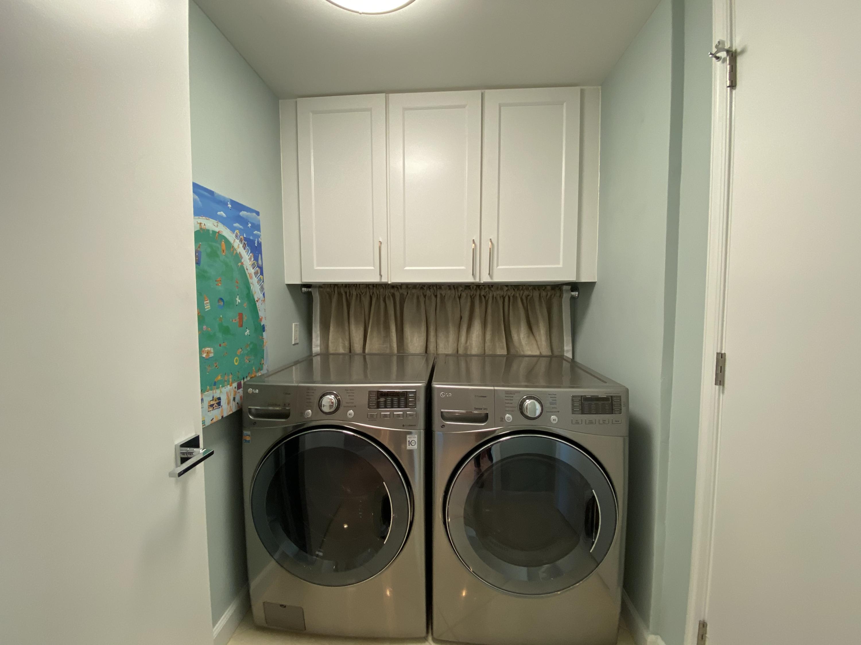 2640 Lake Shore Drive, Unit 2211 Riviera Beach, FL 33404 - Photo 25 of 27 Laundry Room