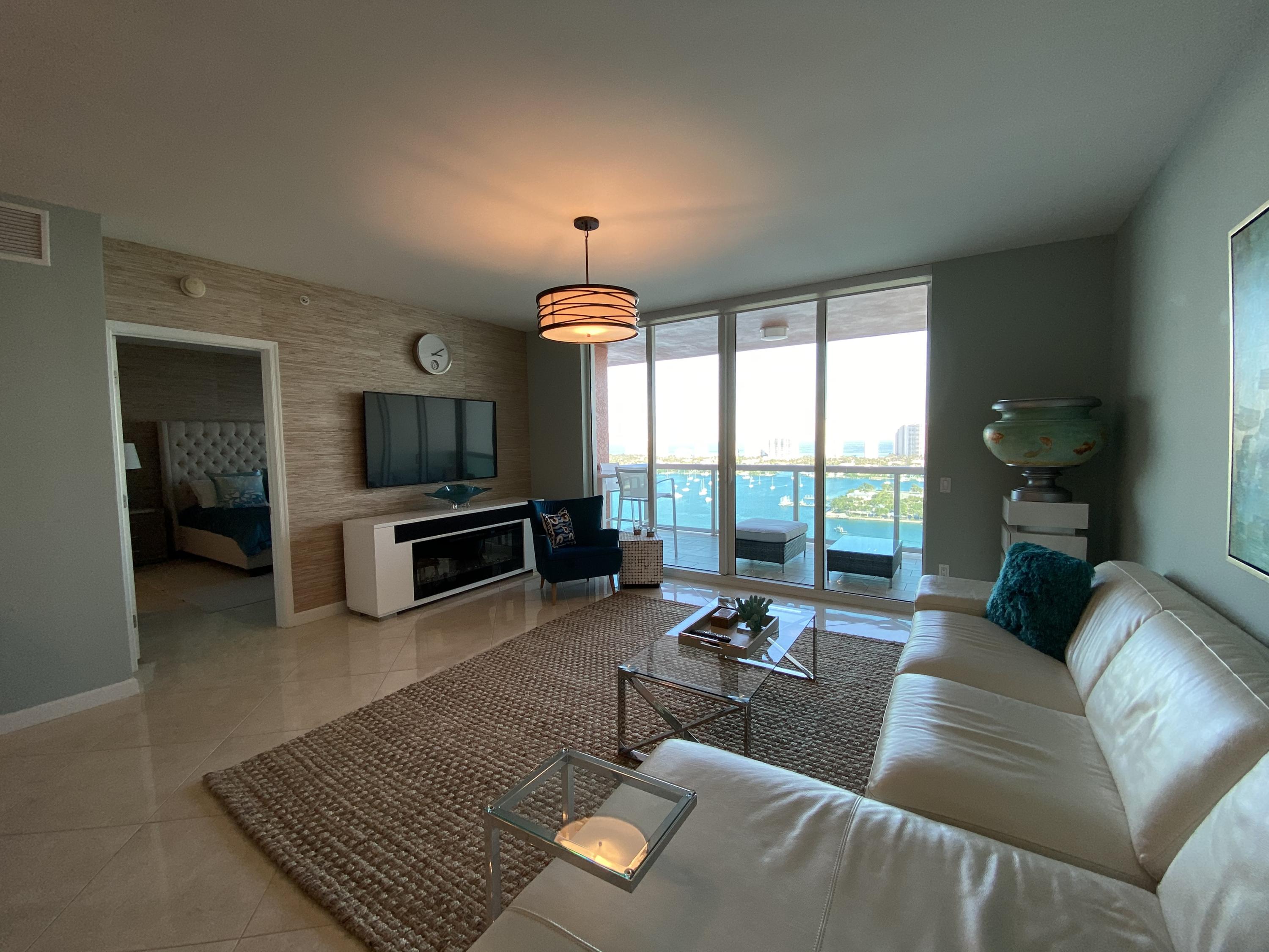 2640 Lake Shore Drive, Unit 2211 Riviera Beach, FL 33404 - Photo 4 of 27 Living Room