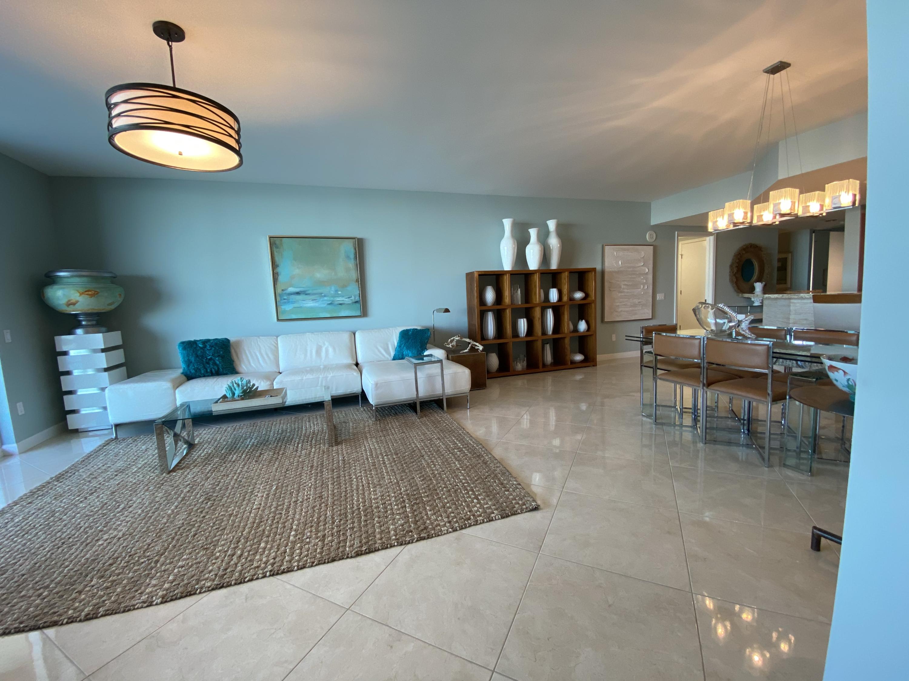 2640 Lake Shore Drive, Unit 2211 Riviera Beach, FL 33404 - Photo 5 of 27 Living Room
