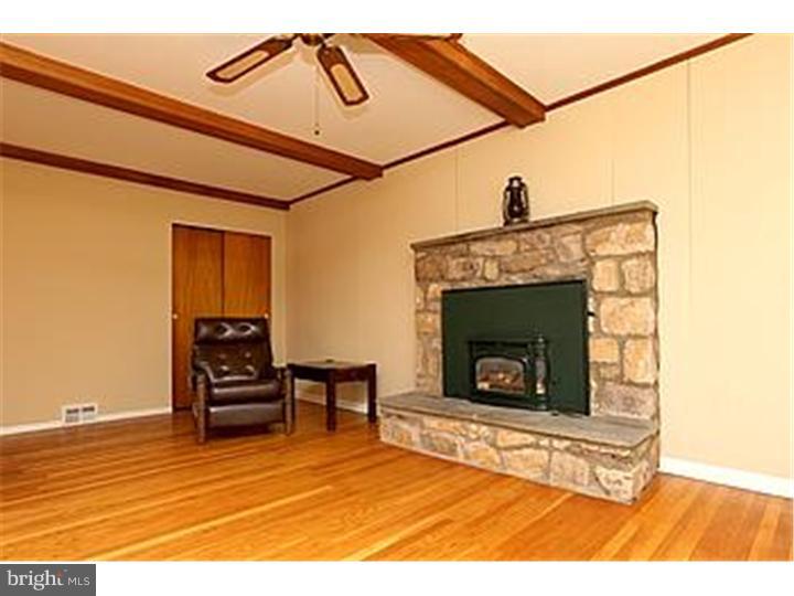 3216 Nottingham Road Norristown, PA 19403 - Photo 13 of 25 Family Room