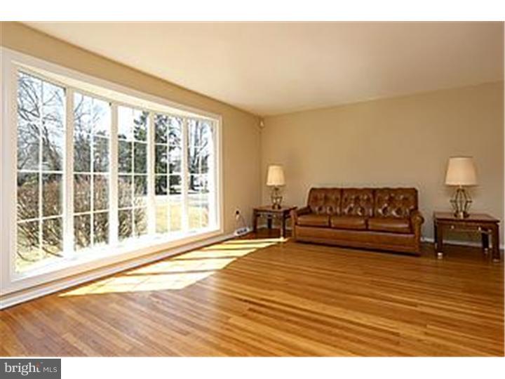 3216 Nottingham Road Norristown, PA 19403 - Photo 6 of 25 Living Room