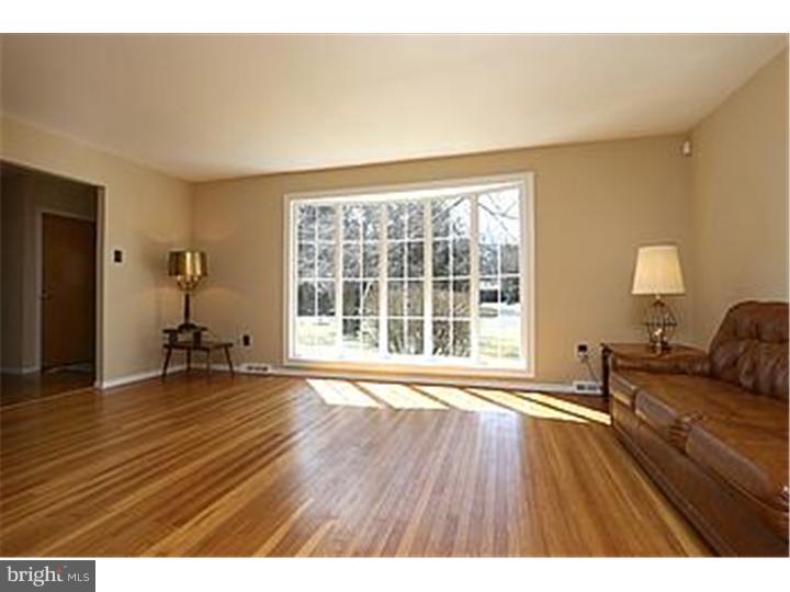 3216 Nottingham Road Norristown, PA 19403 - Photo 8 of 25 Living Room