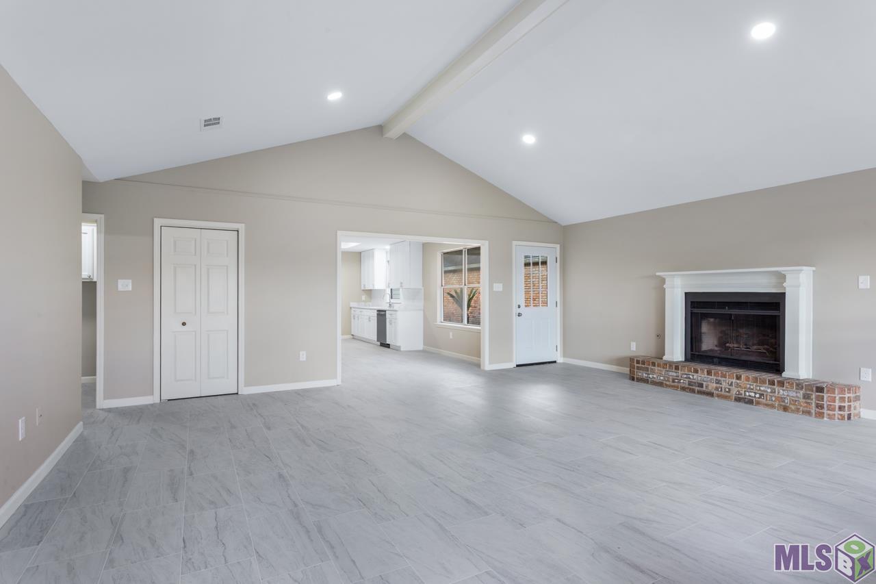 13462 South Fairview Avenue Baton Rouge, LA 70816 - Photo 4 of 19