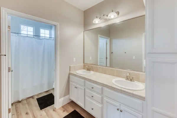 $770,000 | 3076 Portals Avenue, Clovis, CA 93619